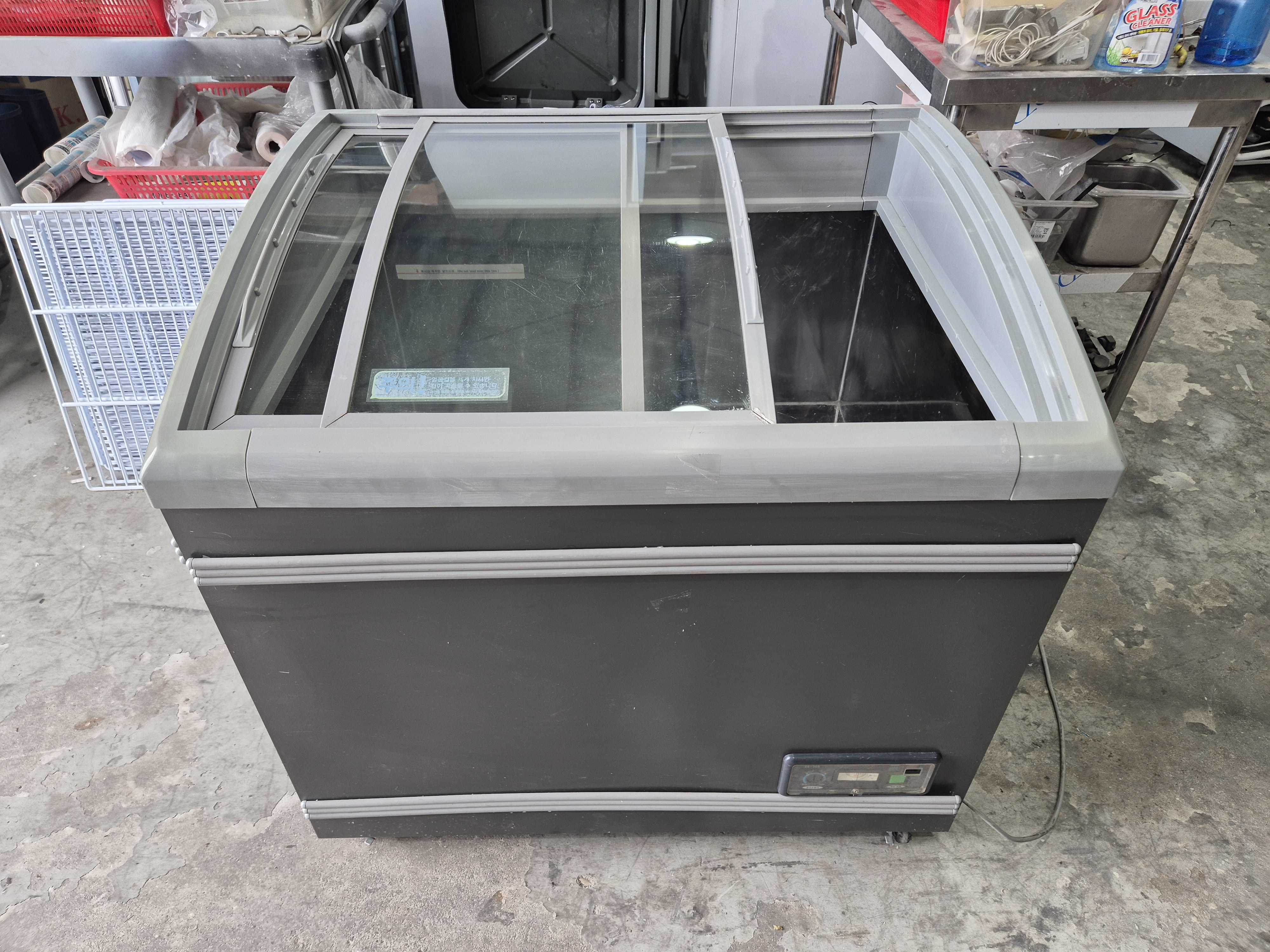 업소용 스토커 냉동고 200리터급