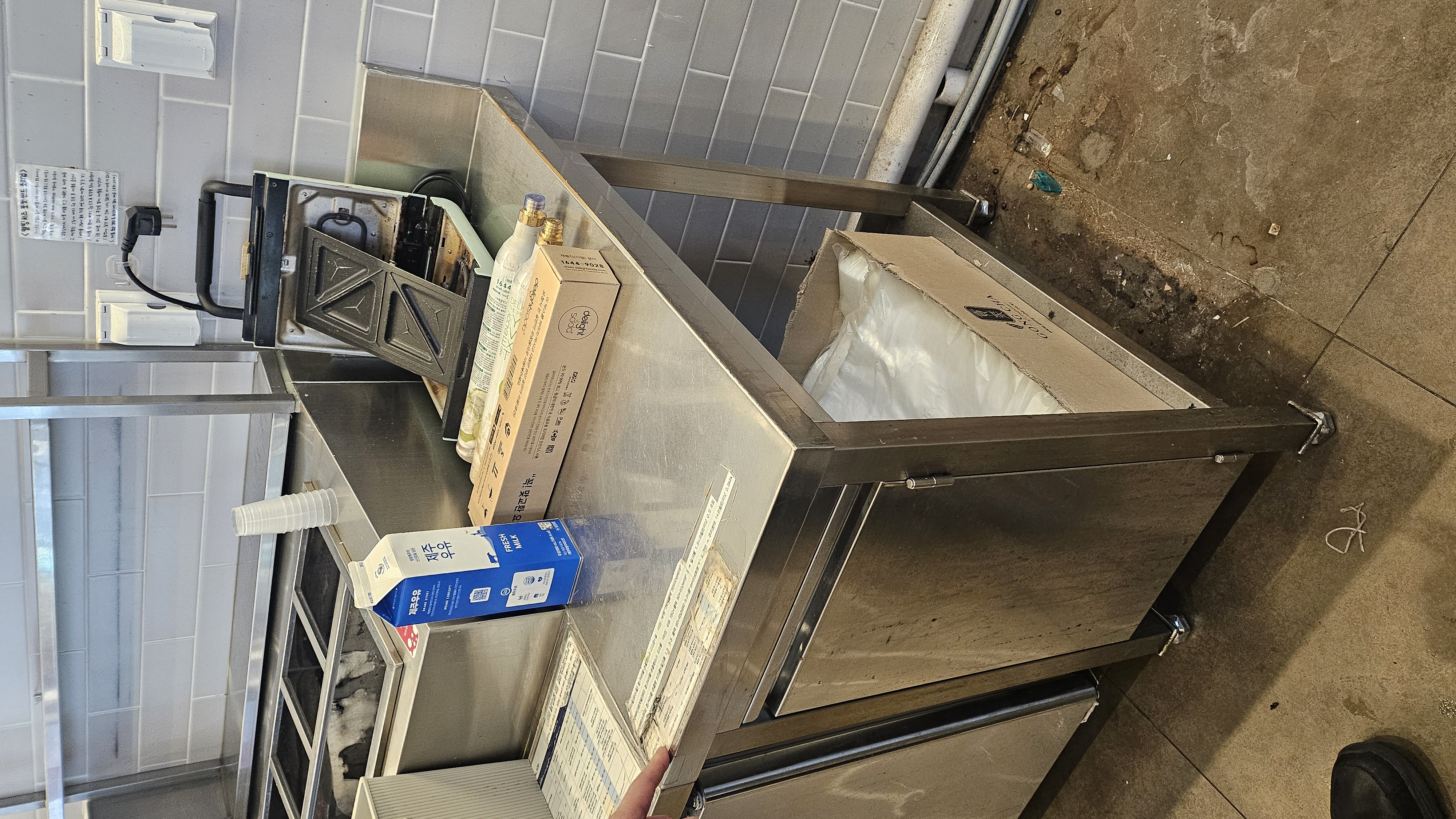 작업대 선반 수납