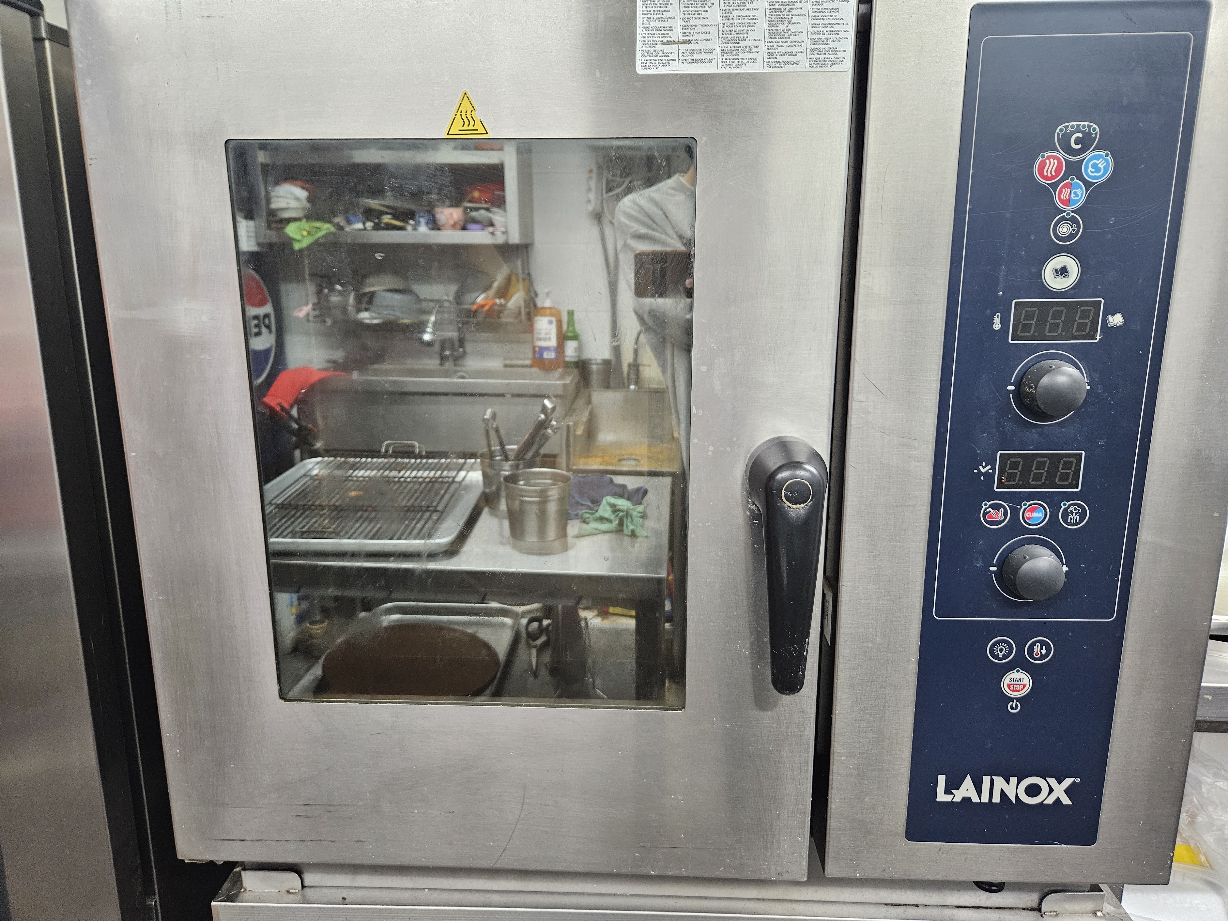 모델 및 브랜드 : Lainox (이탈리아산) / 상품명 : GGVT07S 업소용 오븐기 ( 자동 청소 기능 있음 )