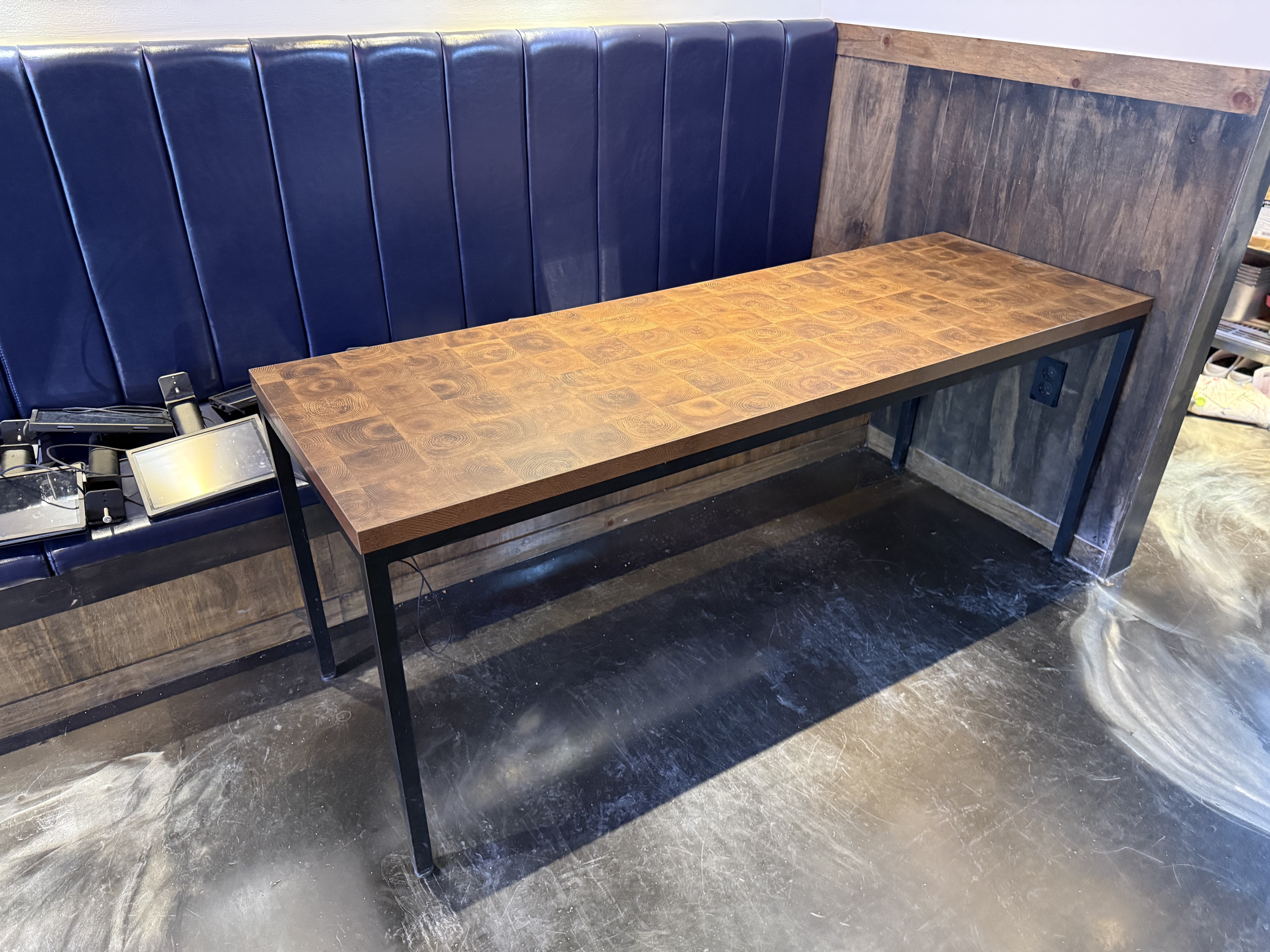 6인용 나무 원목 테이블