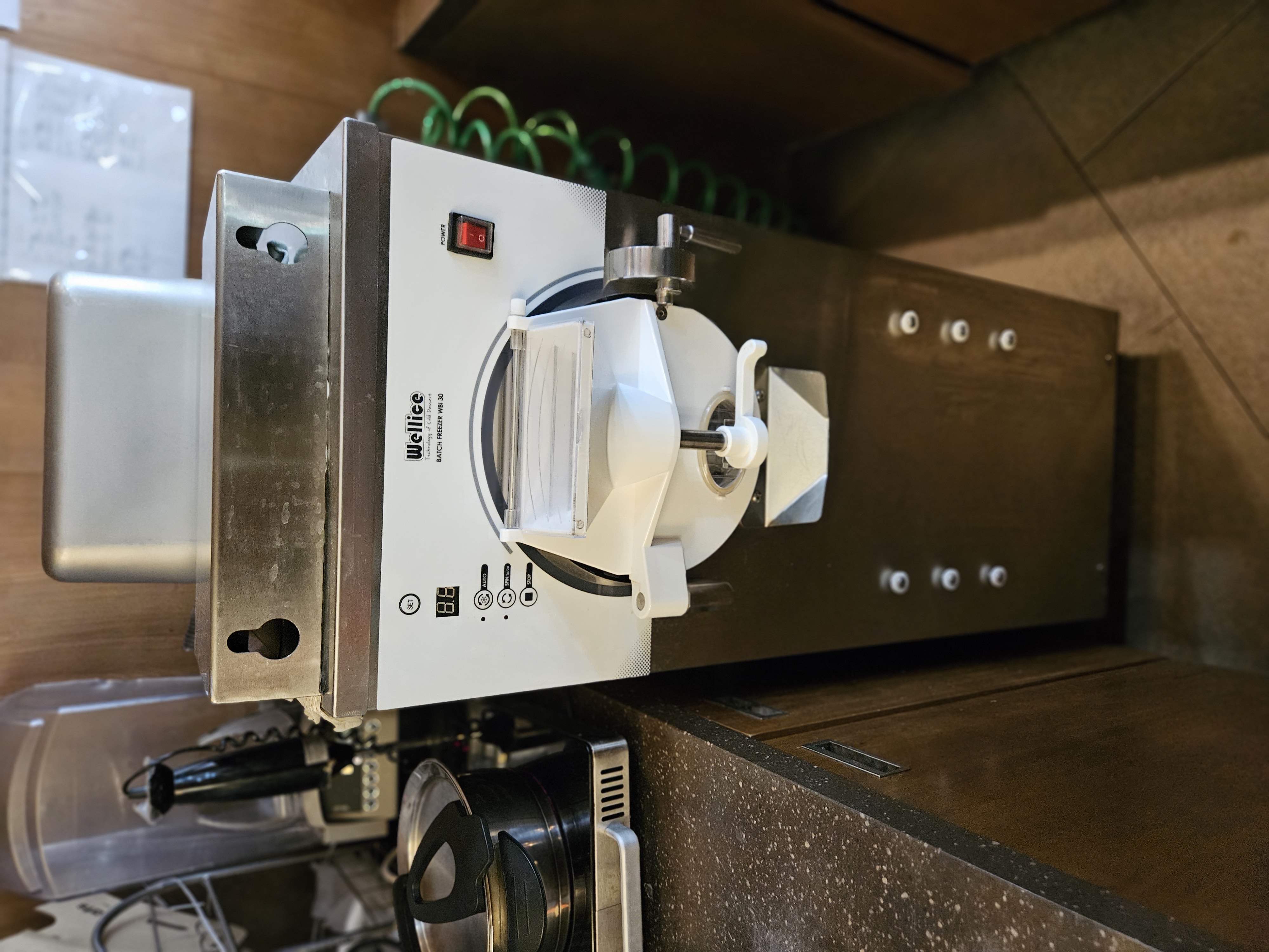 웰아이스 젤라또 기계외 냉동 6구쇼케이스 2대