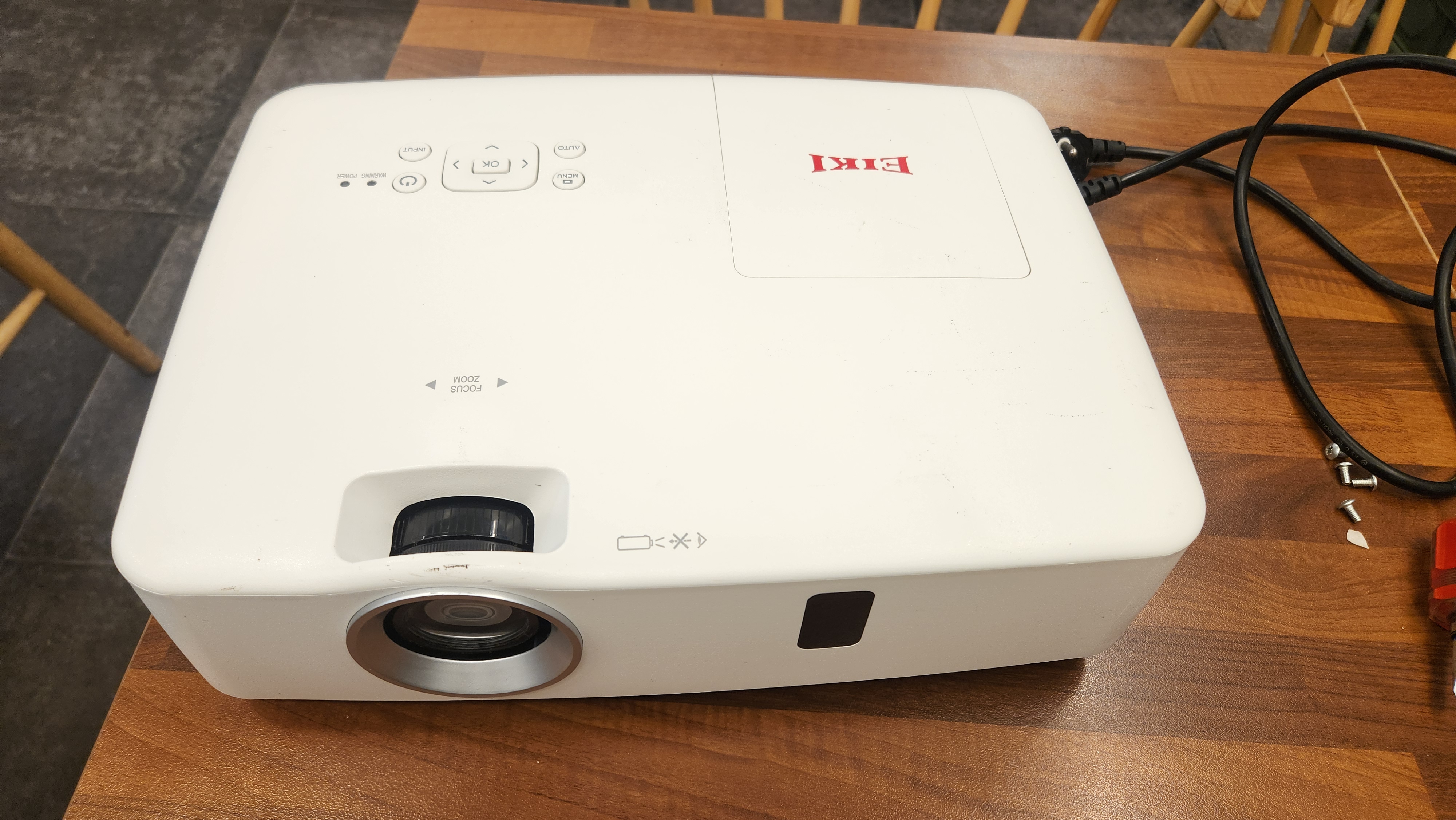 EIKI LC-LX450 빔프로젝터 팝니다.