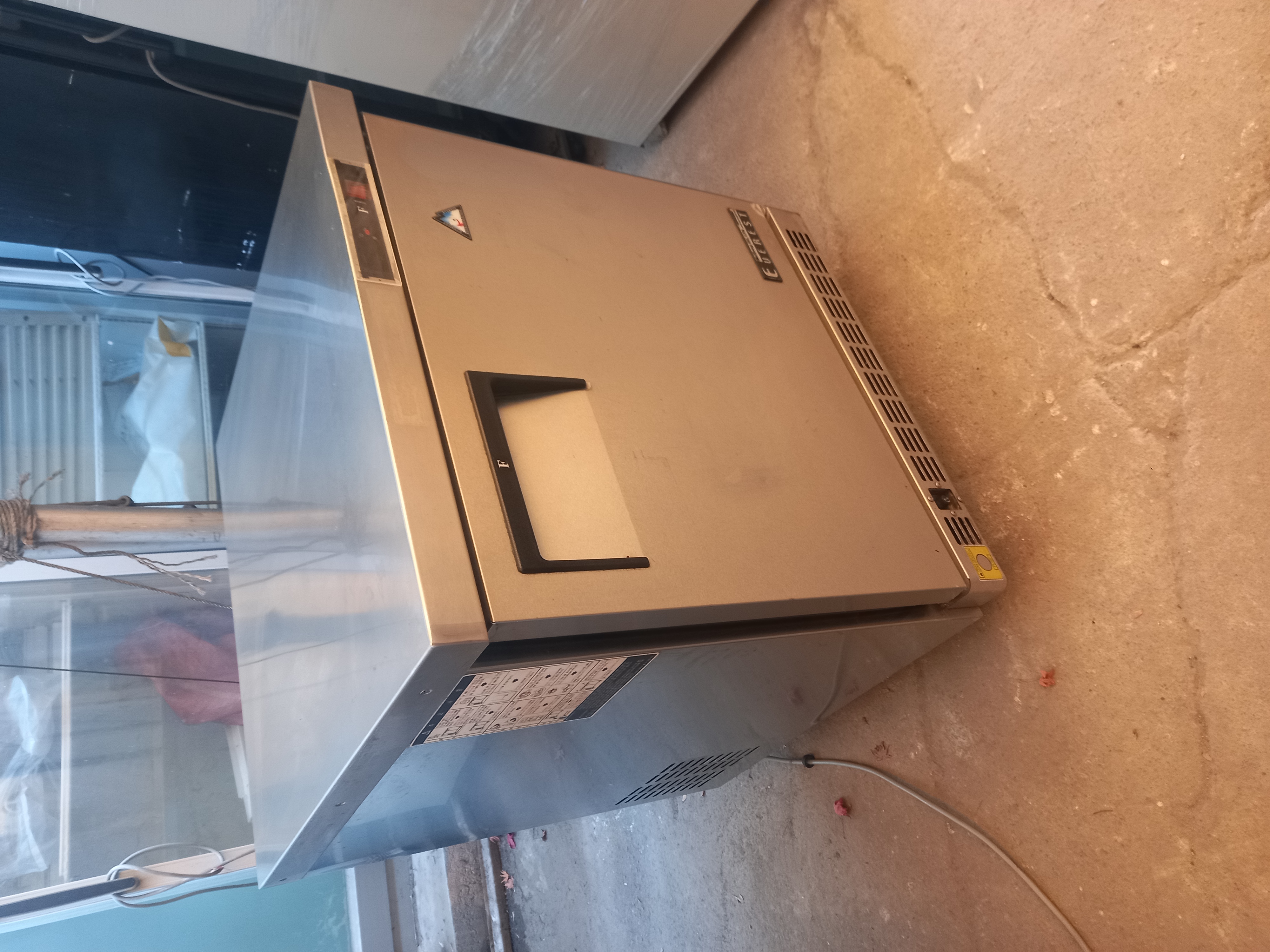 테이블냉장고 간냉식700