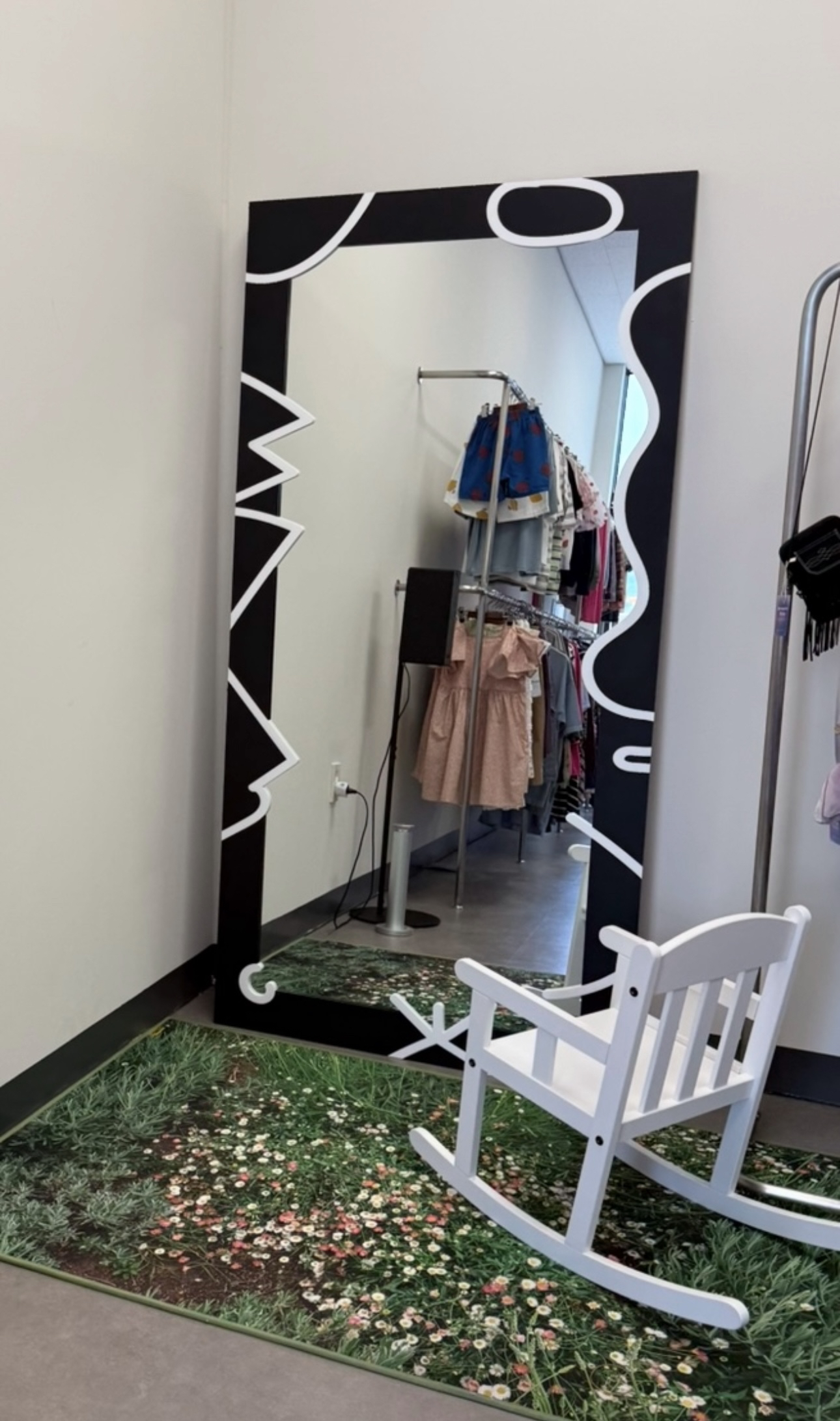 비홈 드로잉 전신 거울(40만원대)