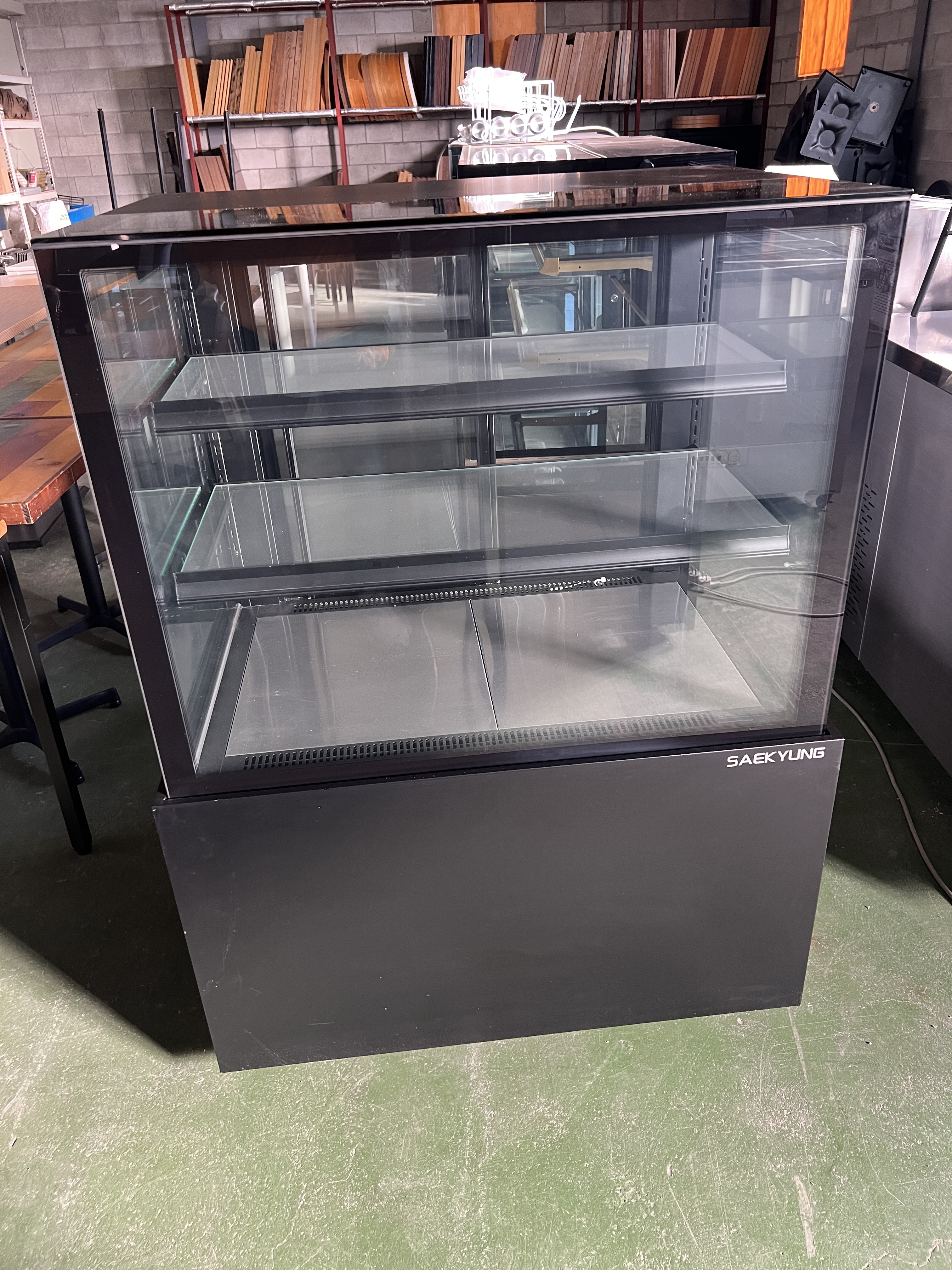 세경 900쇼케이스 팝니다 중고