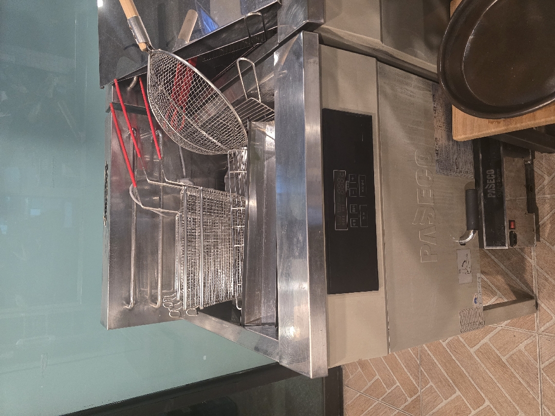 튀김기.2대  33리터정제기1대  42리터