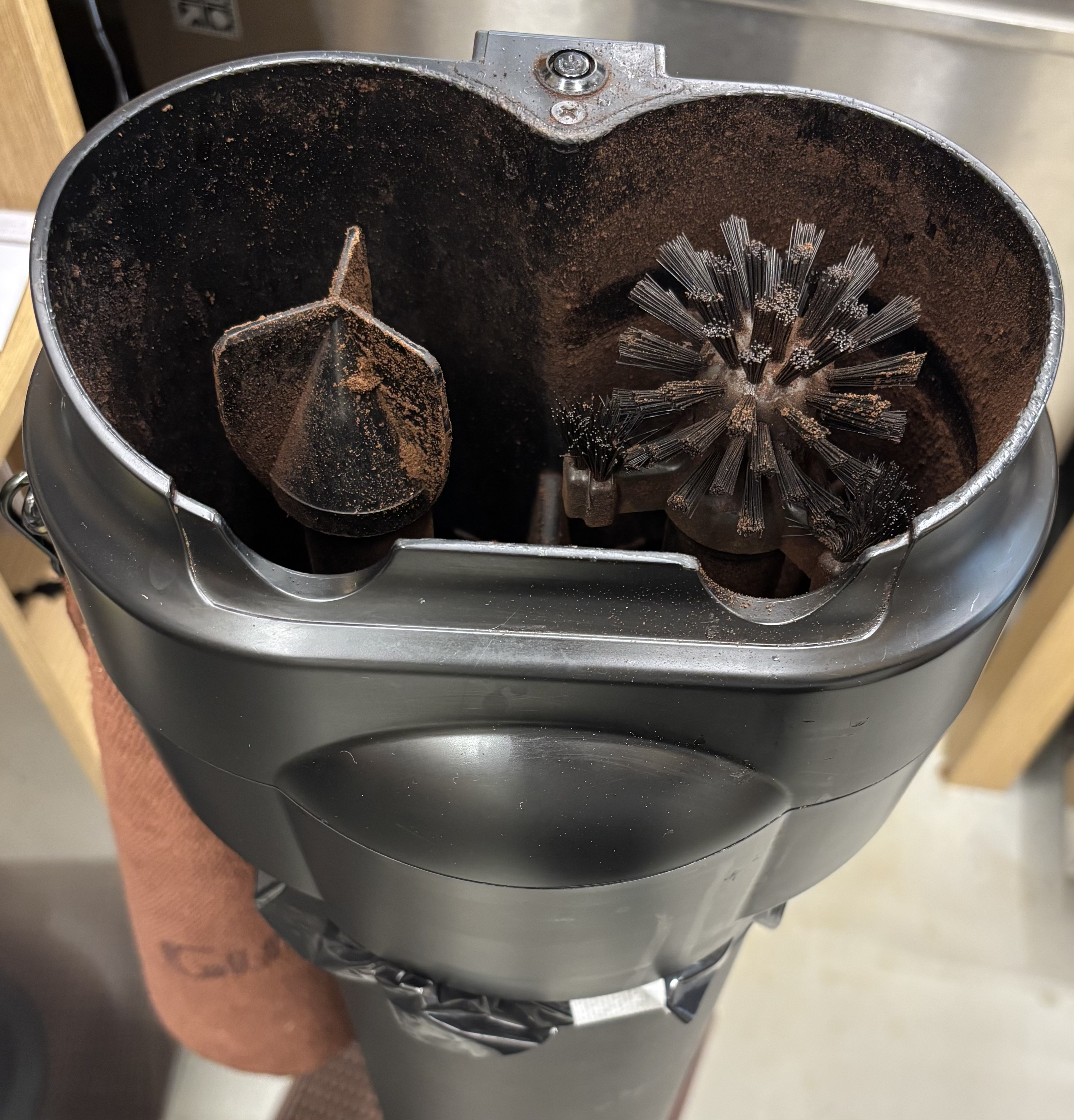 구스쿠커 몬스터 퍽클리너 청소기 커피찌꺼기 포터필터 클리너