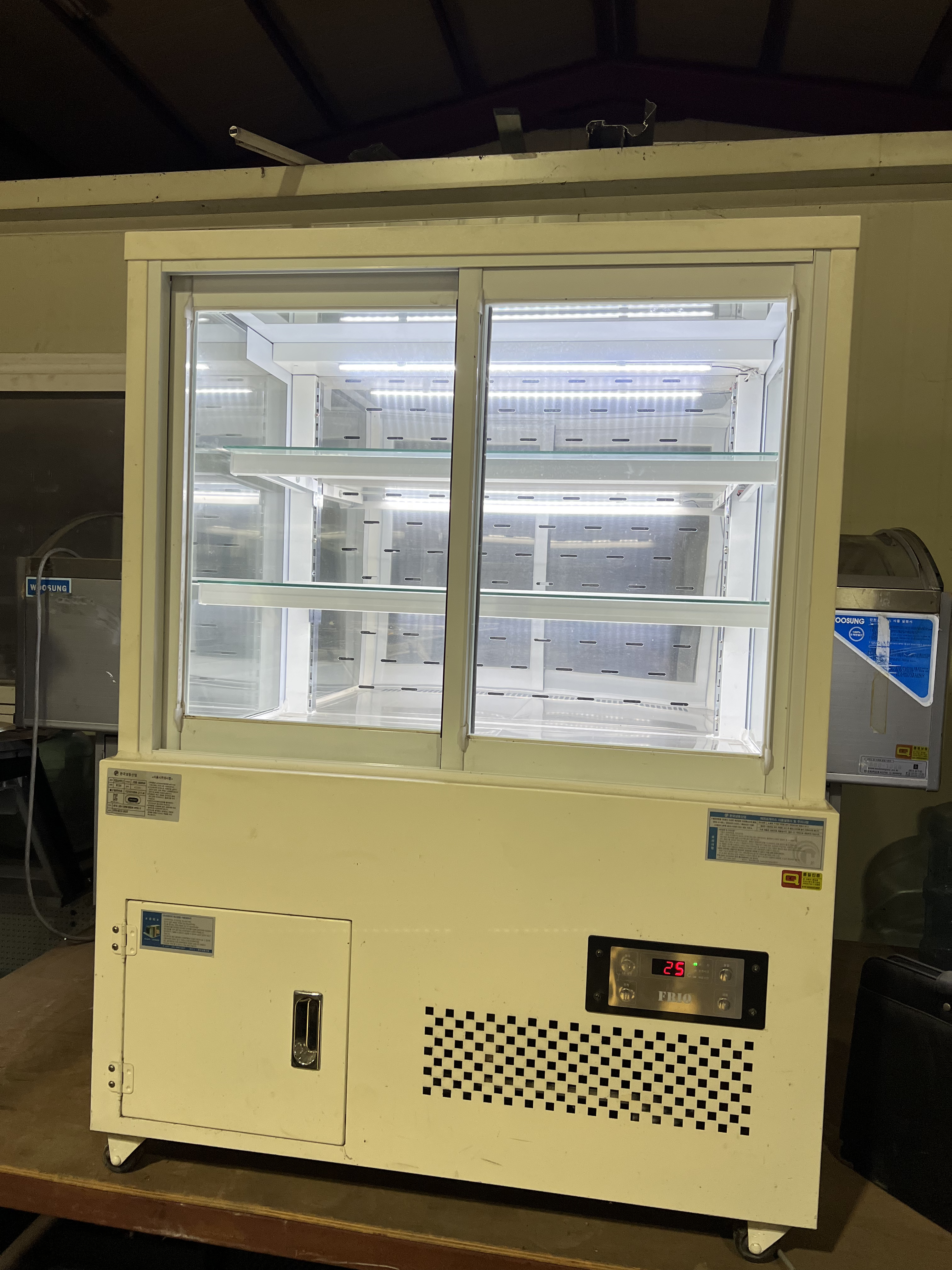 앞문형 쇼케이스