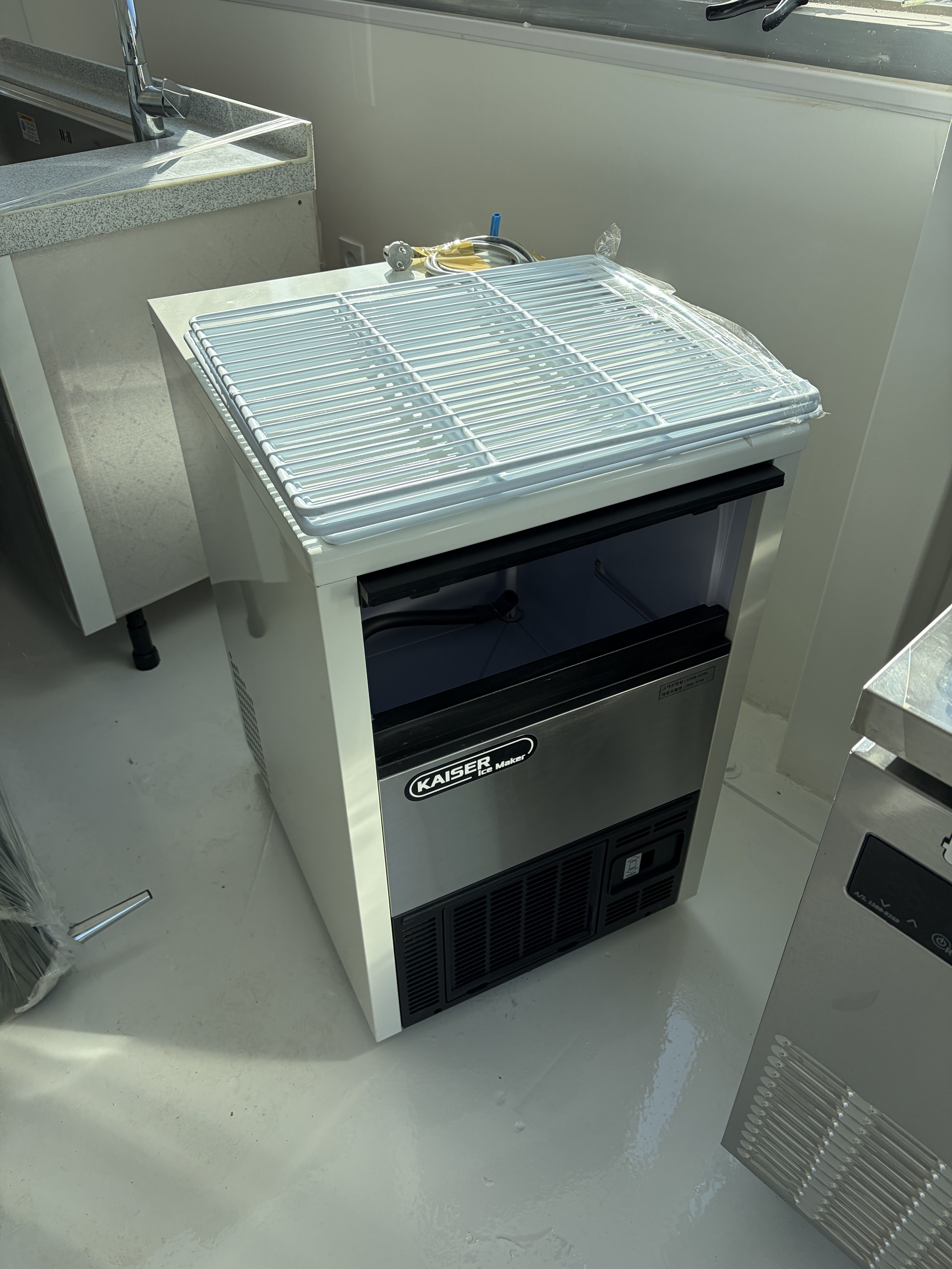 카이저 수냉식 제빙기 IMK-55W 60kg