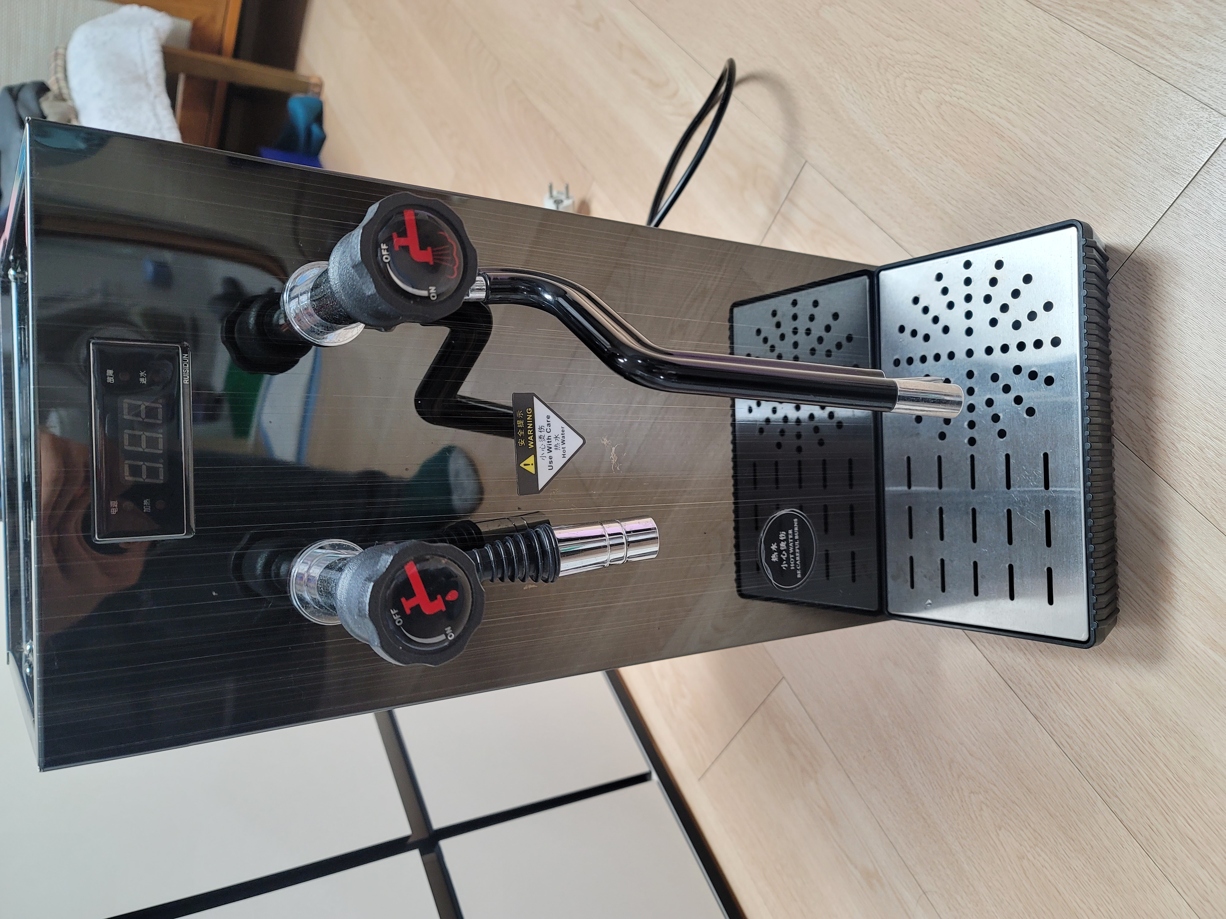 스티밍 핫워터 디스펜서