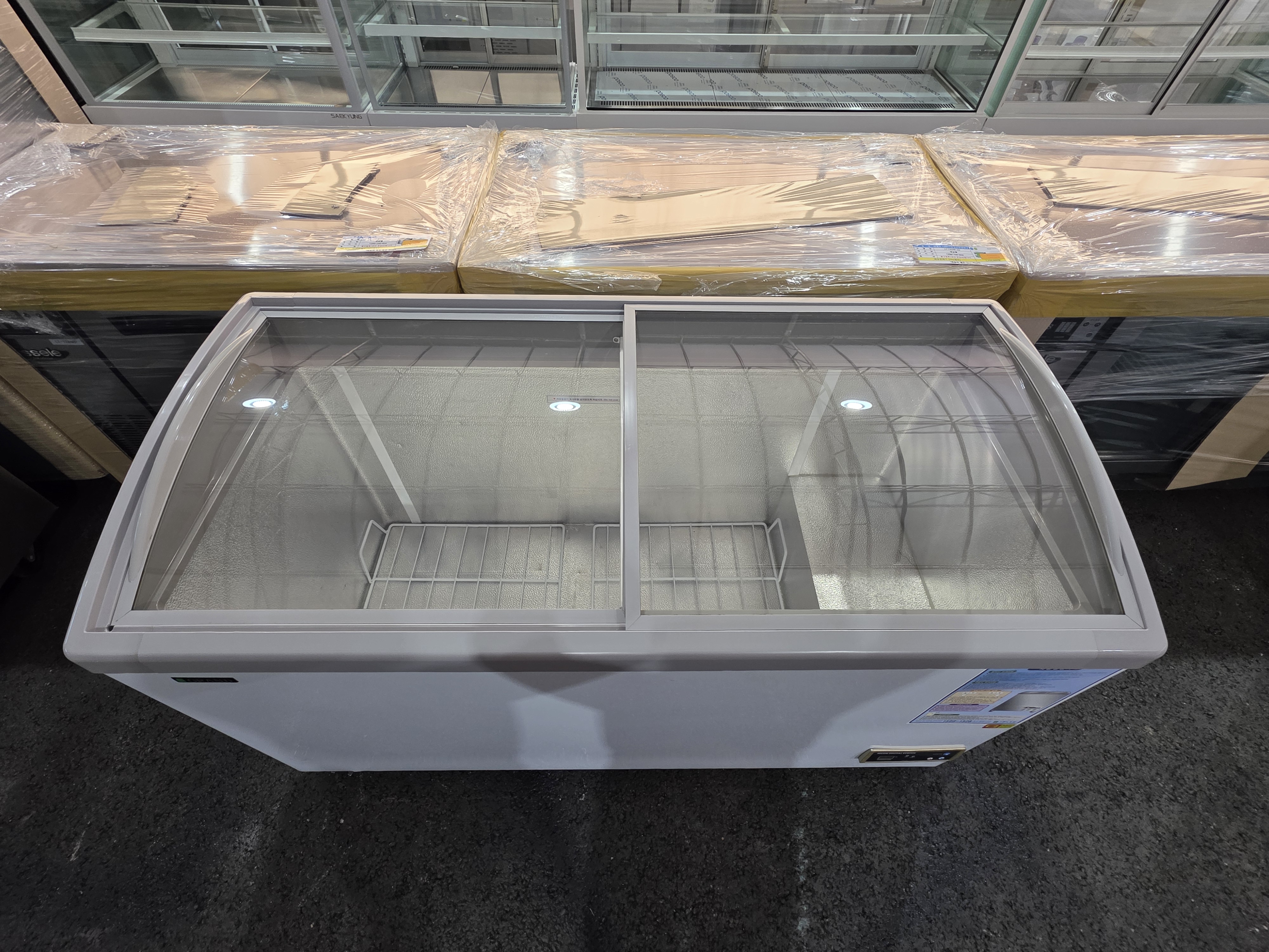 그랜드우성 냉동쇼케이스 1500 곡면형 GWRCA15Z