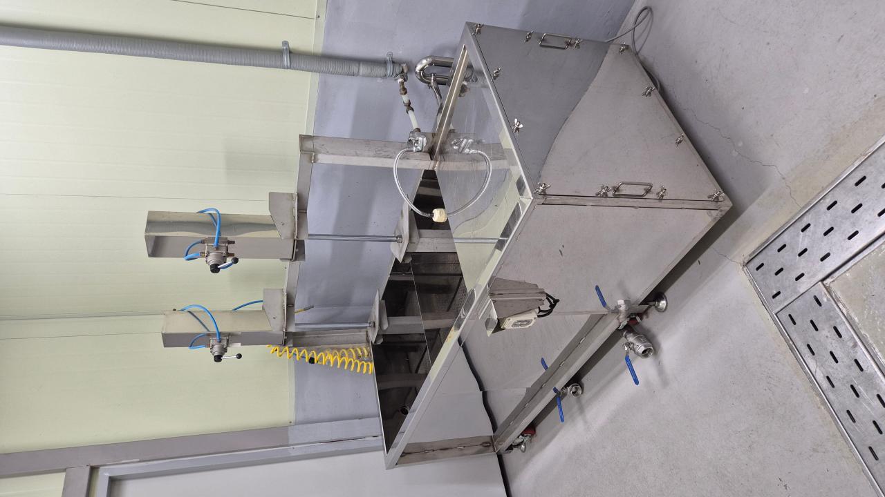 식품공장에서 사용하던 버블세척기 2단실린더형 리프트장착