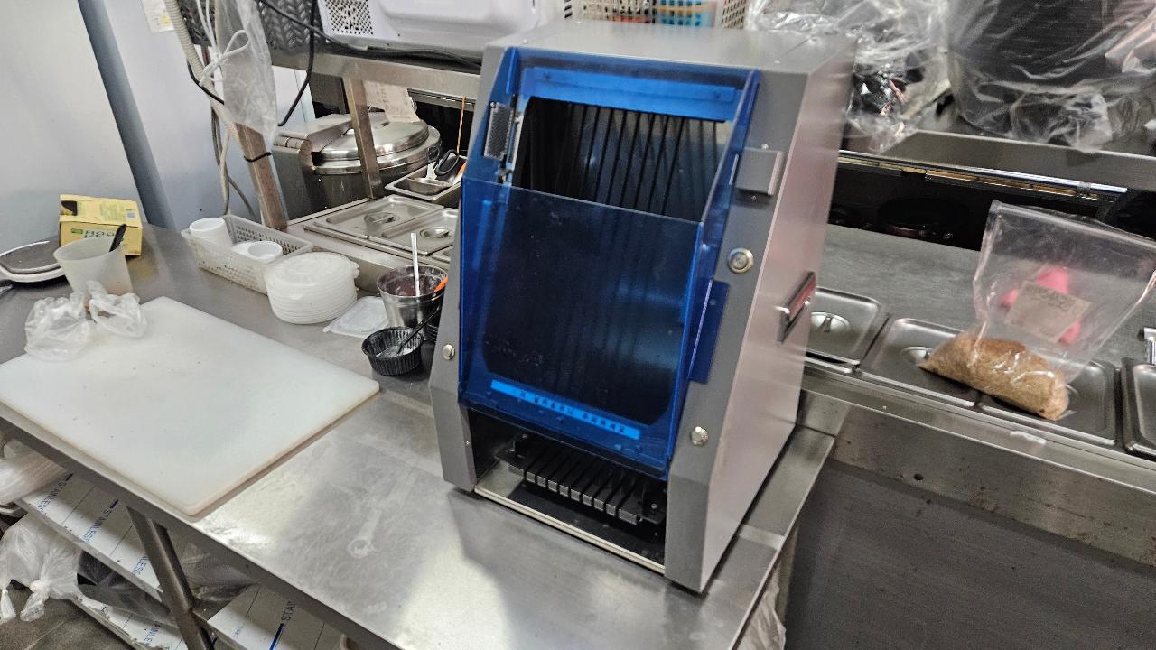 자동 김밥 절단기