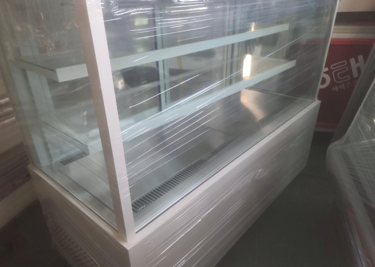 프리오 쇼케이스 1500