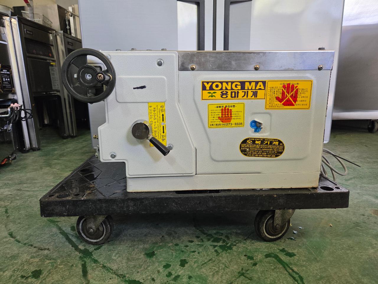 용마제면기 YMC-102 전기 국수 기계 (짜장우동용 2mm 칼날)