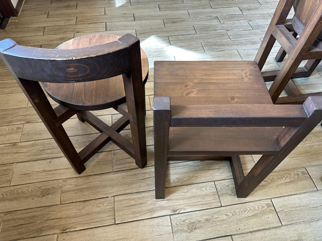 소년과나무 등받이의자