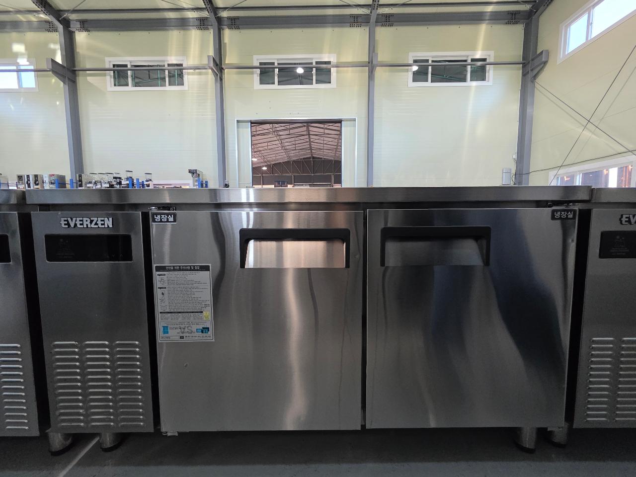 에버젠 반찬냉장고 1500 간냉식 UDS-15BIE 2