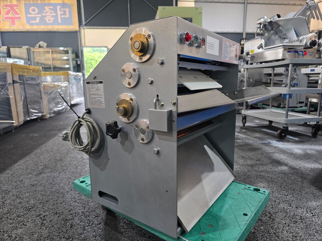업소용 삼성 피자도우 롤러기 SPR-300 2