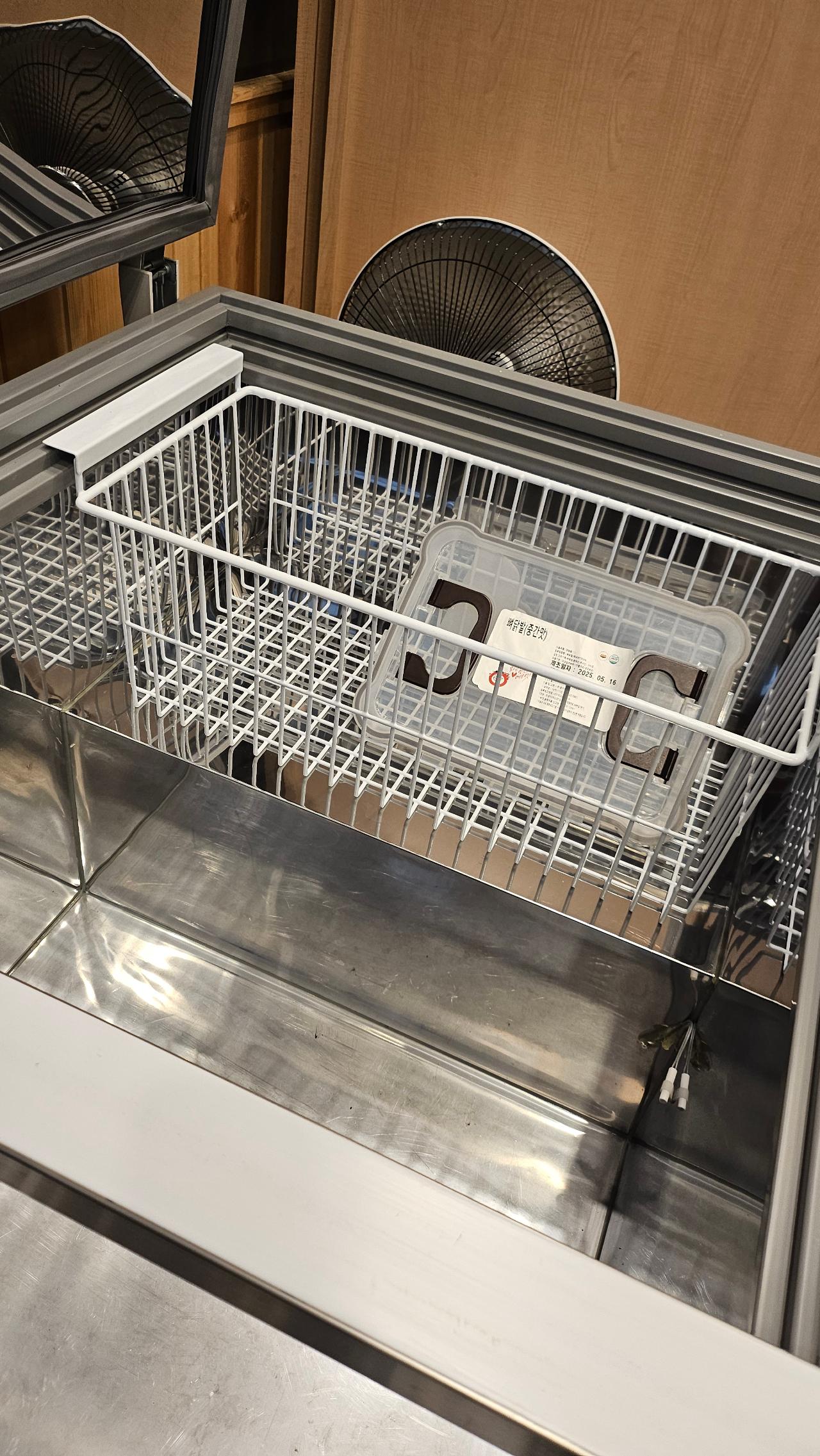 업소용 김치냉장고 유니크 FSE-700K/674L 디지털(최신형)팝니다 4