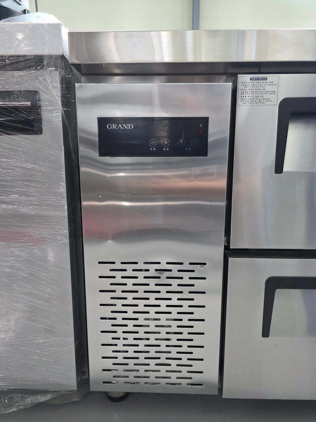 그랜드우성 카페형 서랍식 냉장고 1200 간냉식 GWFM-120DT 4