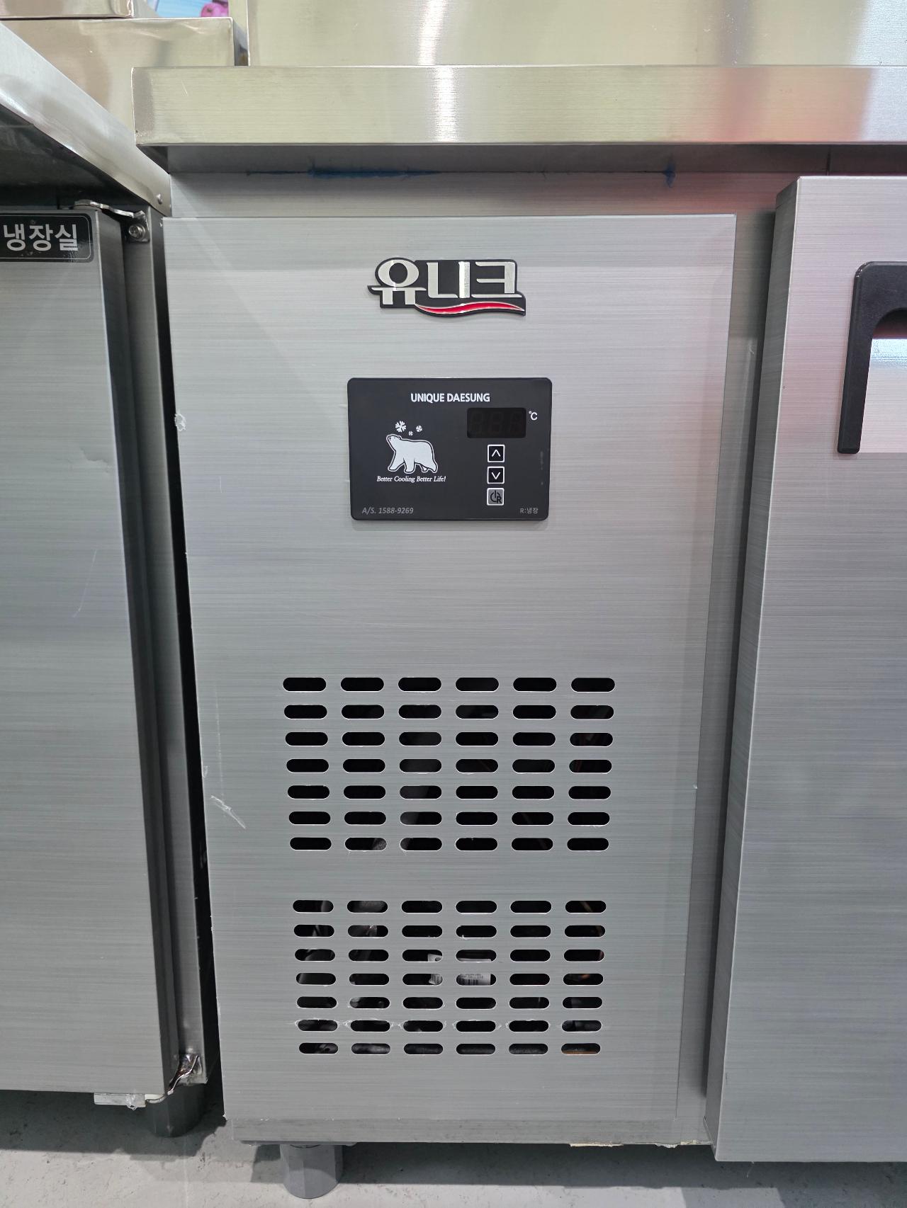 업소용 유니크 토핑냉장고 900 UDS-9RPDR-1 7