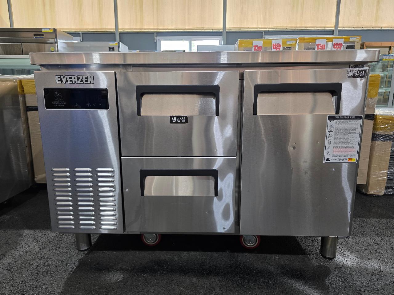 에버젠 우유서랍냉장고 1200 간냉식 UDS-12DIE3-D1