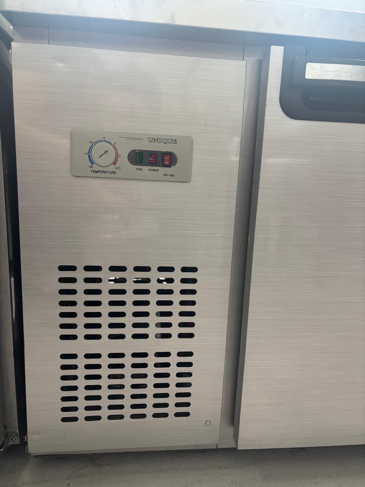 유니크 냉장테이블900 6