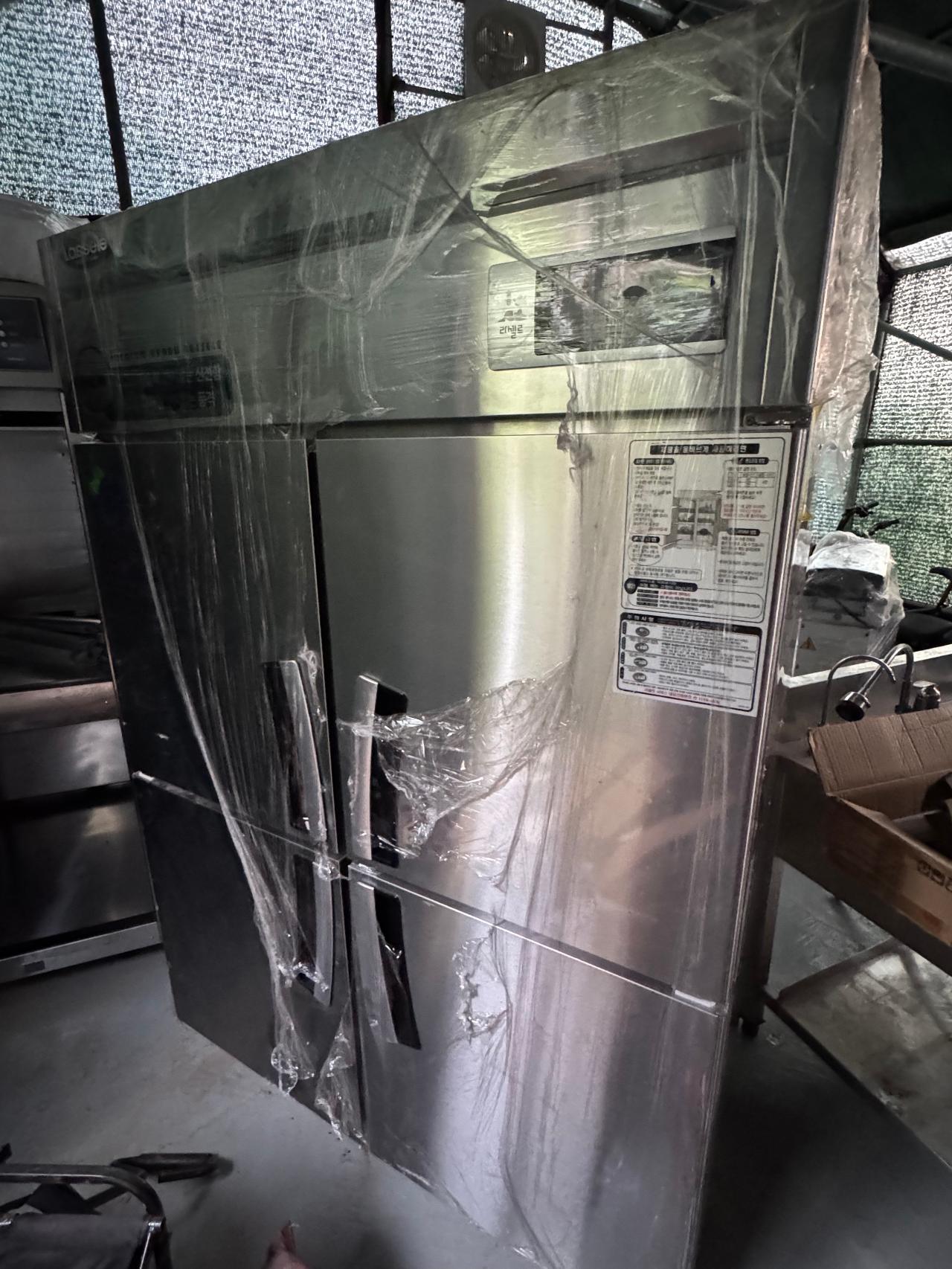 라셀르 냉장고 LS-1045F_BP 판매합니다.