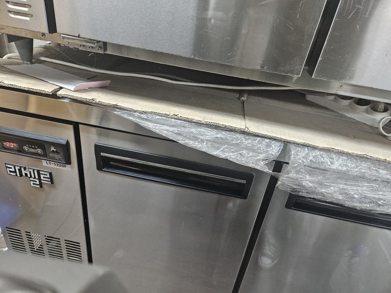 [라셀르/간냉식] 1200 테이블 냉동고 LT-1220F 3