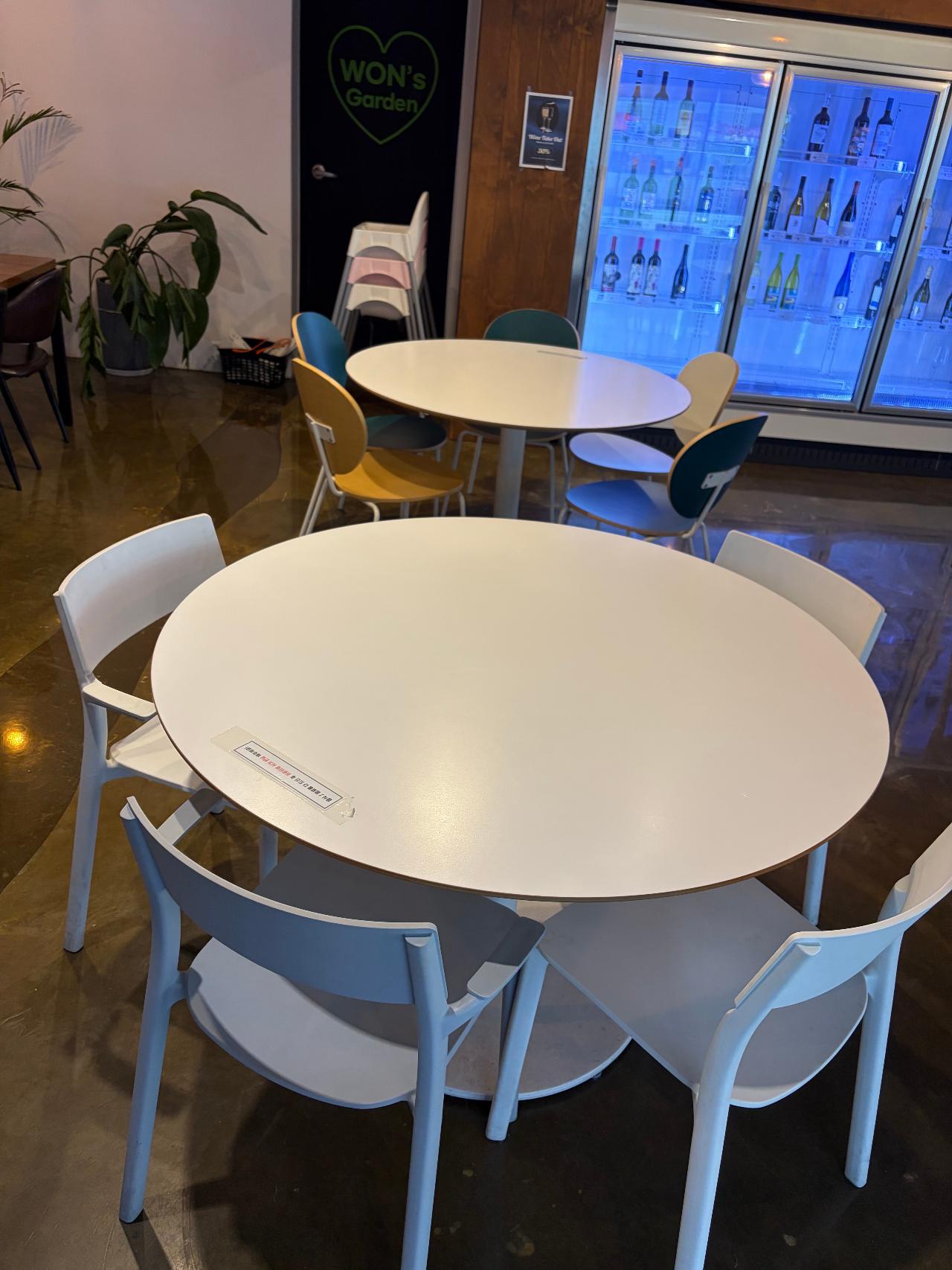 이케아 6인테이블+의자 4개세트