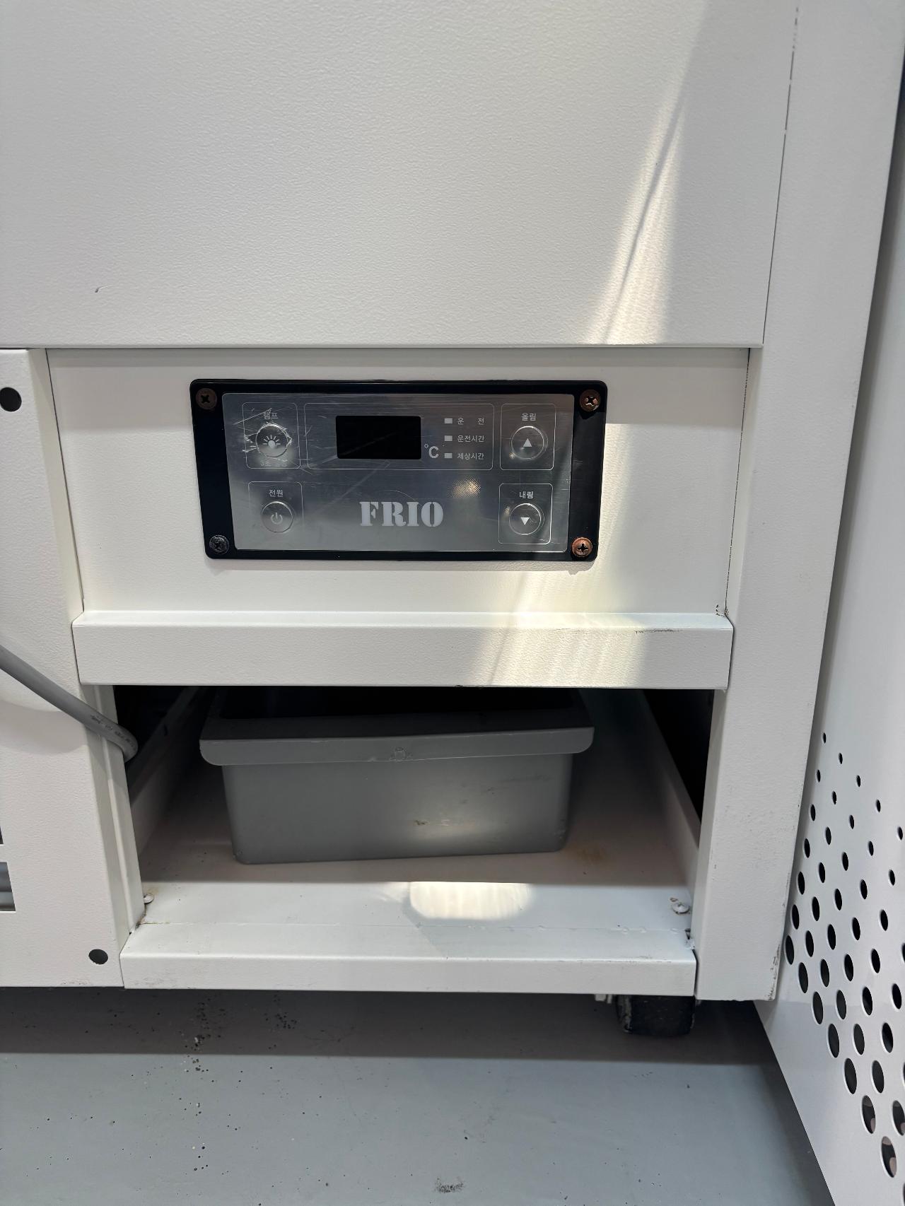 한국프리오 화이트1800 프리미엄쇼케이스 7