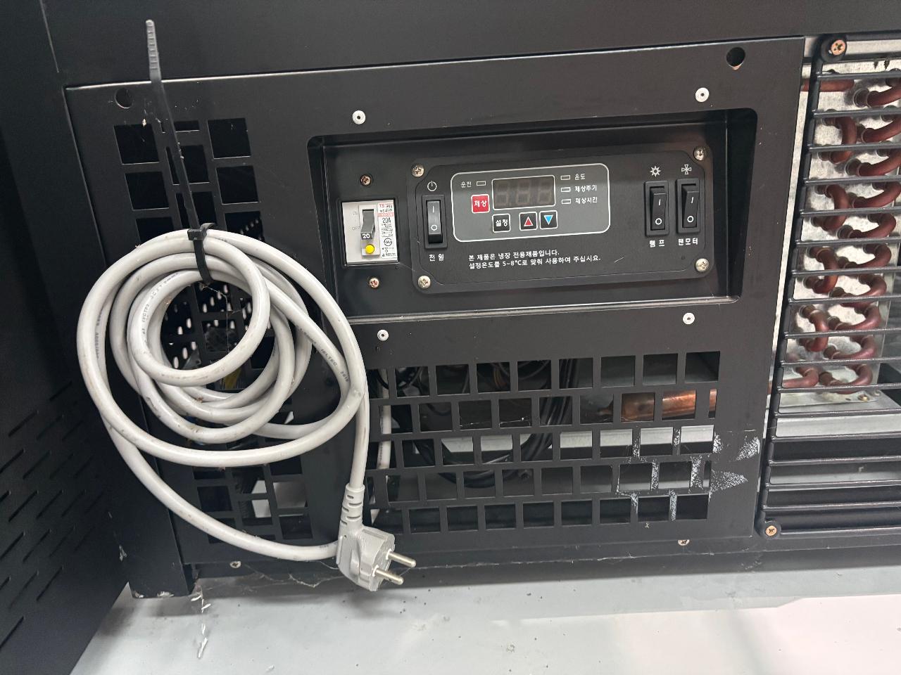 라셀르 3단쇼케이스 900 7
