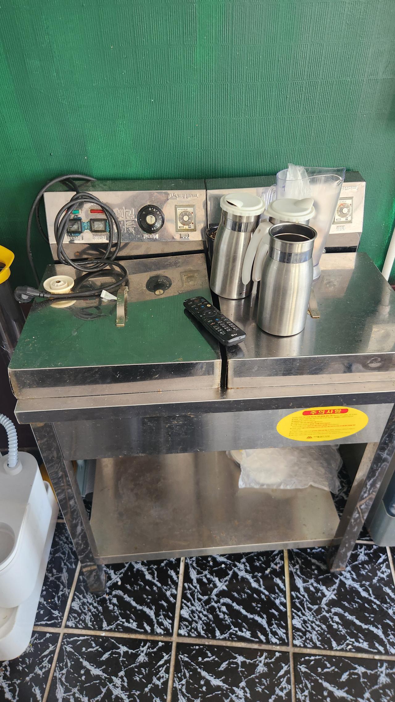 튀김기 두 대 입니다! 3