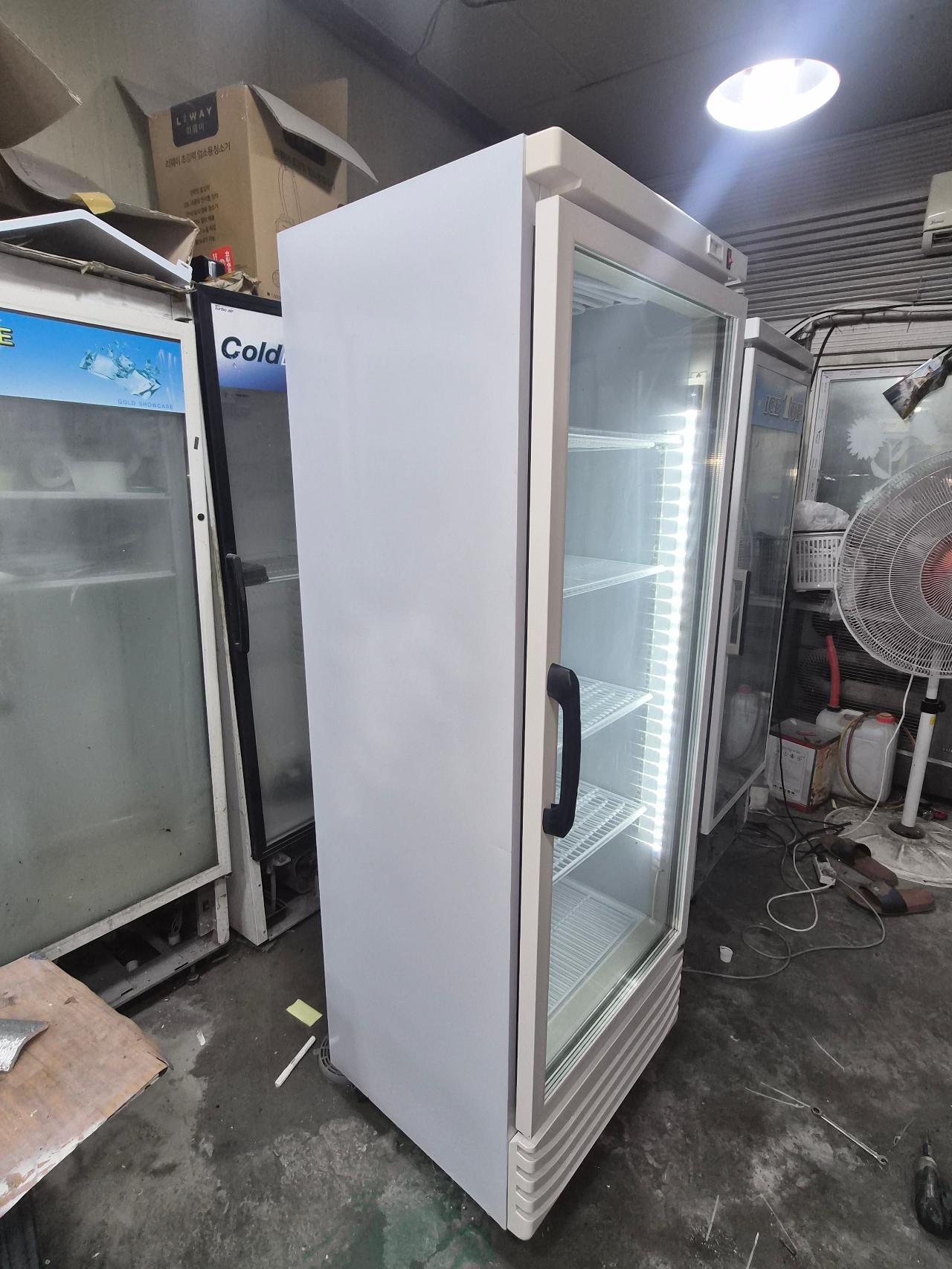 직냉식 쇼케이스 냉동고 -20°C 3