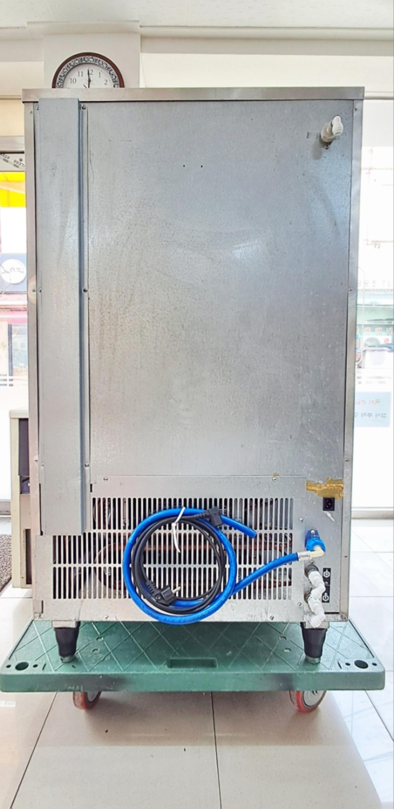 [중고 제빙기] 호시자키 제빙기 100kg IM-100WLE-21 (수냉식) 3