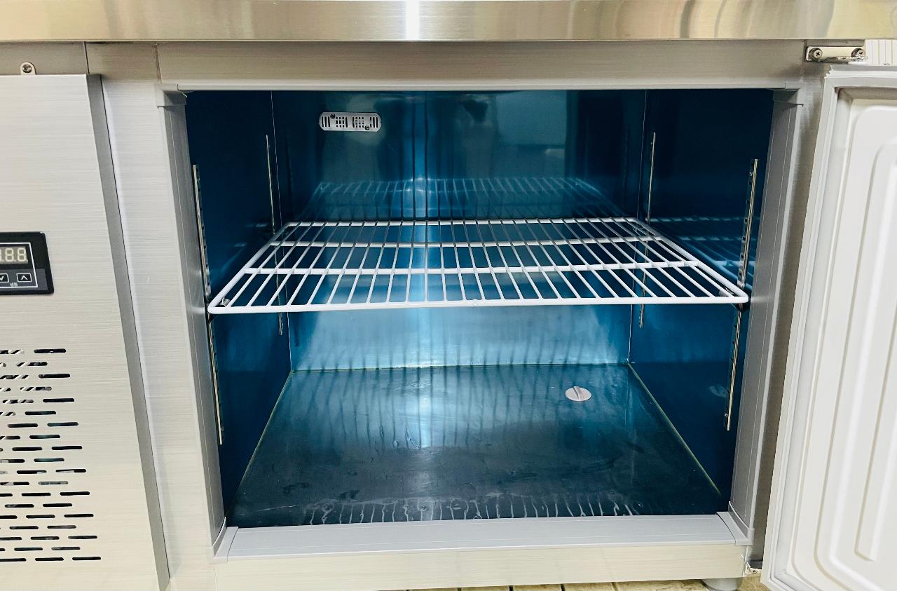 업소용 그랜드 우성 1200 테이블 냉동고 6