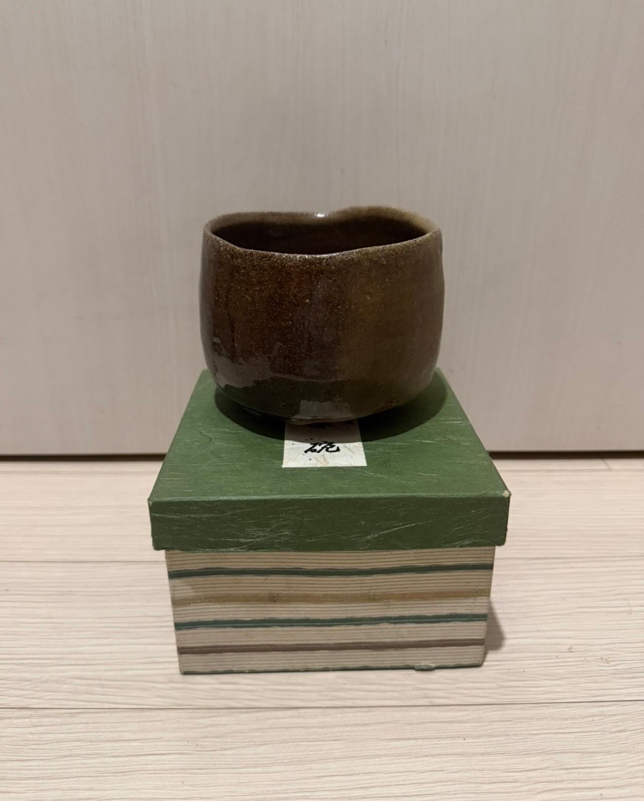 일본 흑청자 도자기 작품 1