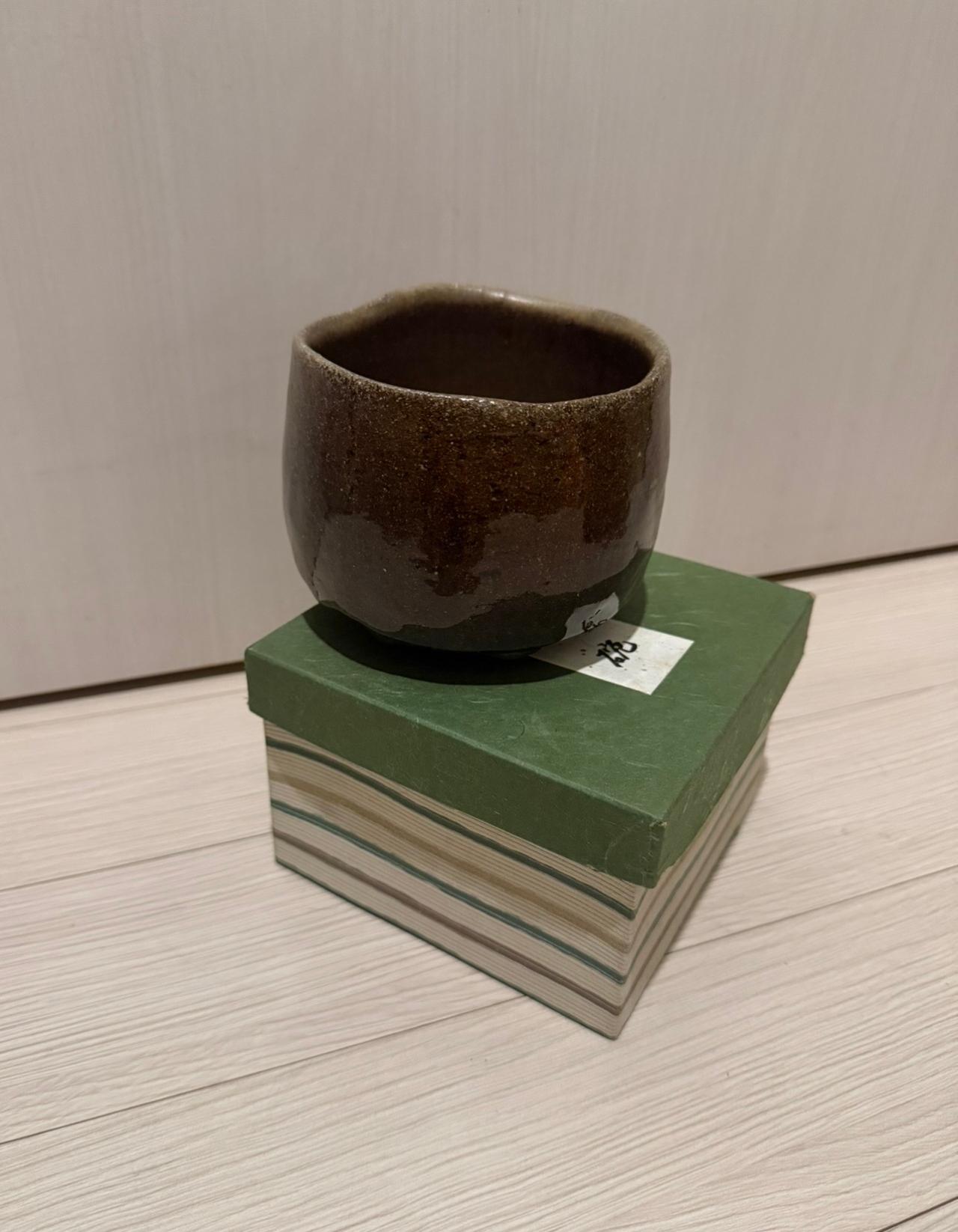 일본 흑청자 도자기 작품 3