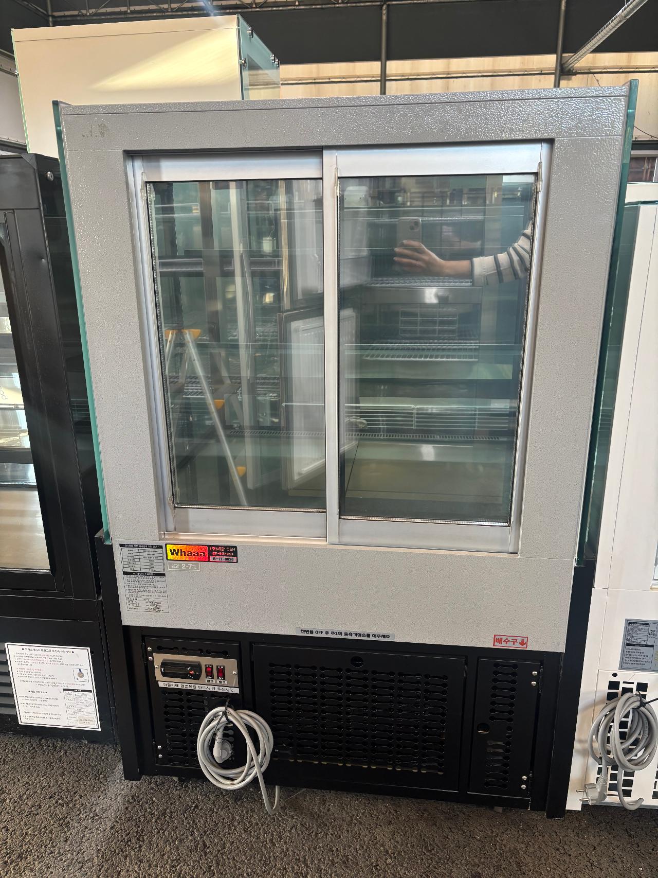 블랙 3단 쇼케이스900 3
