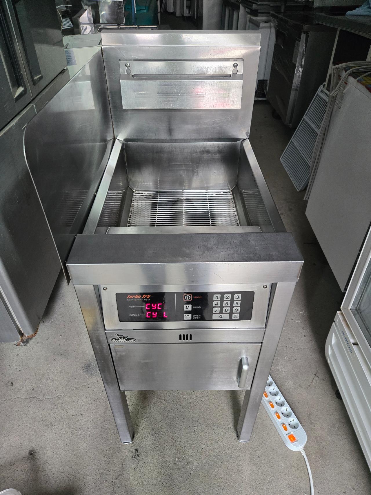 2023년식 델리타스 KF-820GR도시가스용 판매합니다 2