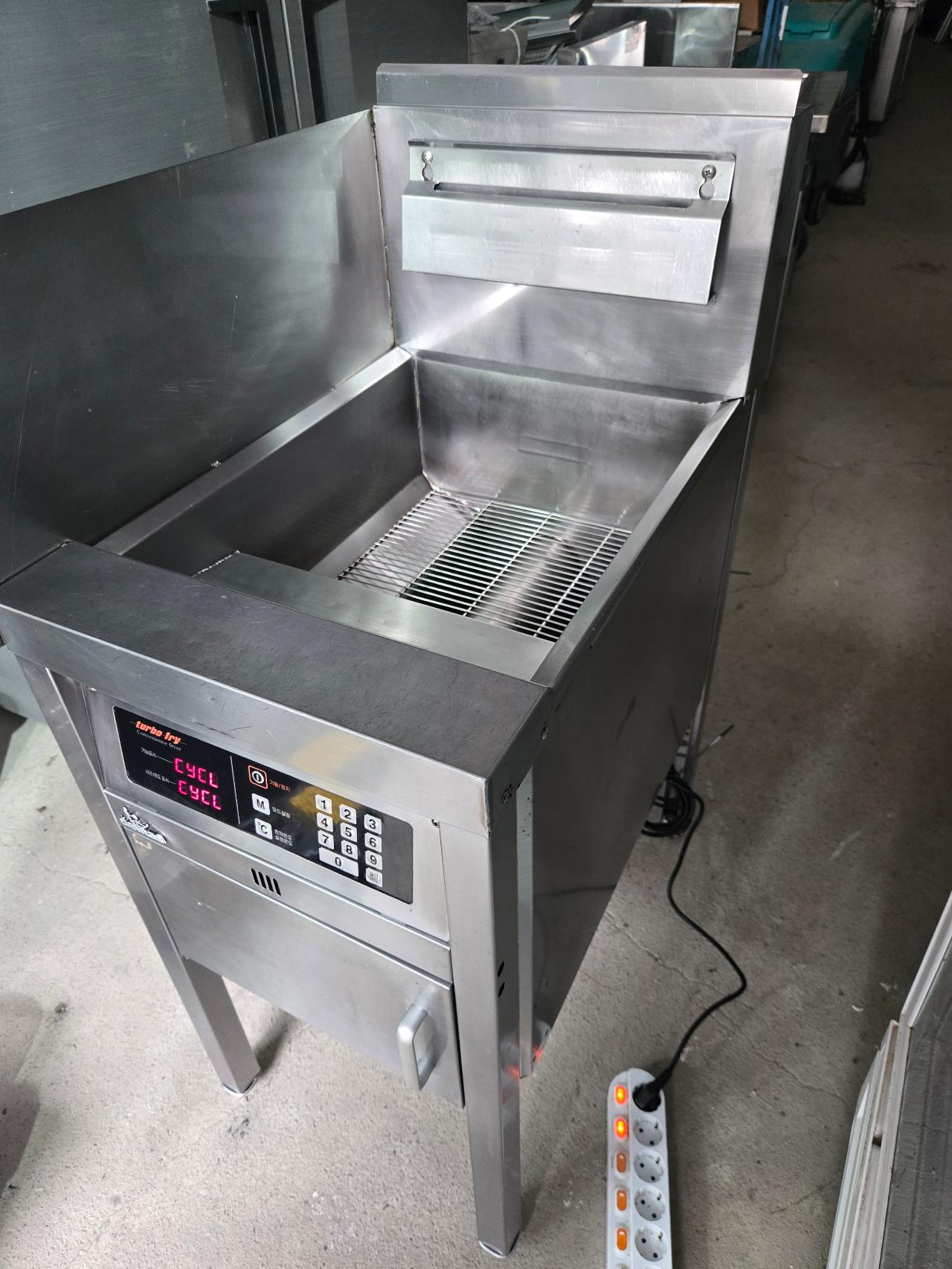 2023년식 델리타스 KF-820GR도시가스용 판매합니다 4